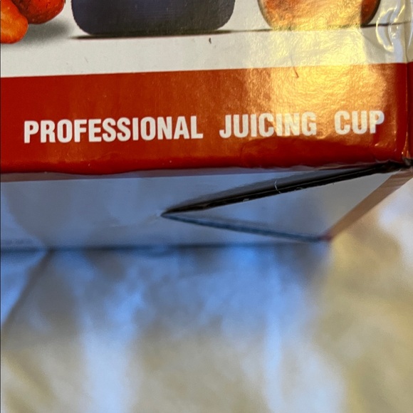 Portable Juicer with Multi-Functionality - Picture 2 of 3